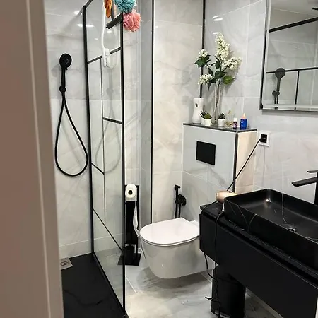 Apartment Spacious 3 Bedroom W/ Pools, Gardens & Tennis