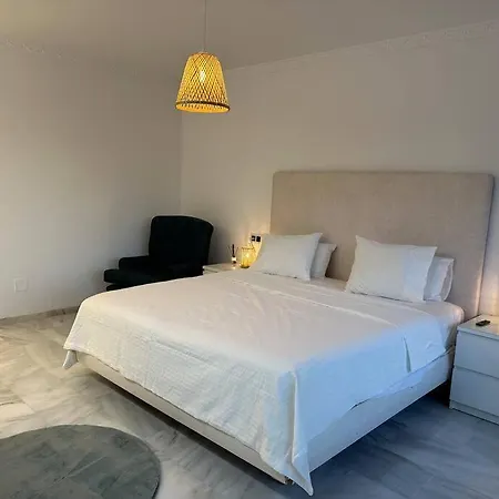 Spacious 3 Bedroom W/ Pools, Gardens & Tennis