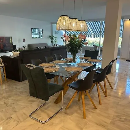 Apartment Spacious 3 Bedroom W/ Pools, Gardens & Tennis Marbella