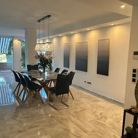 Spacious 3 Bedroom W/ Pools, Gardens & Tennis Apartment Marbella