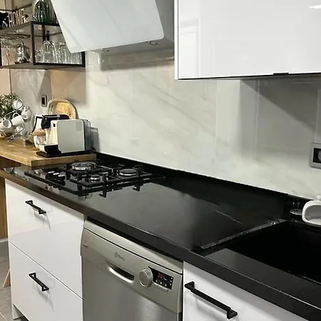 Spacious 3 Bedroom W/ Pools, Gardens & Tennis Marbella