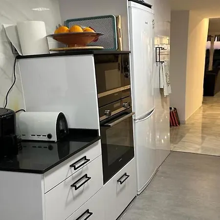 Apartment Spacious 3 Bedroom W/ Pools, Gardens & Tennis *