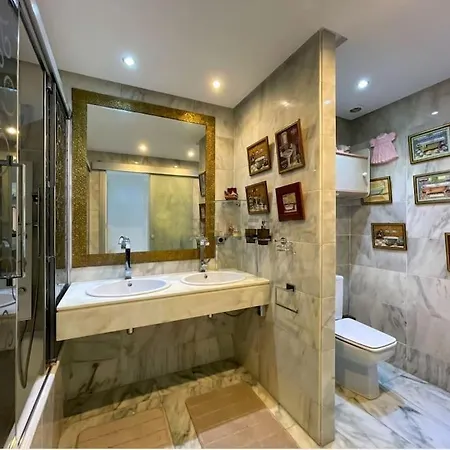 Spacious 3 Bedroom W/ Pools, Gardens & Tennis Marbella